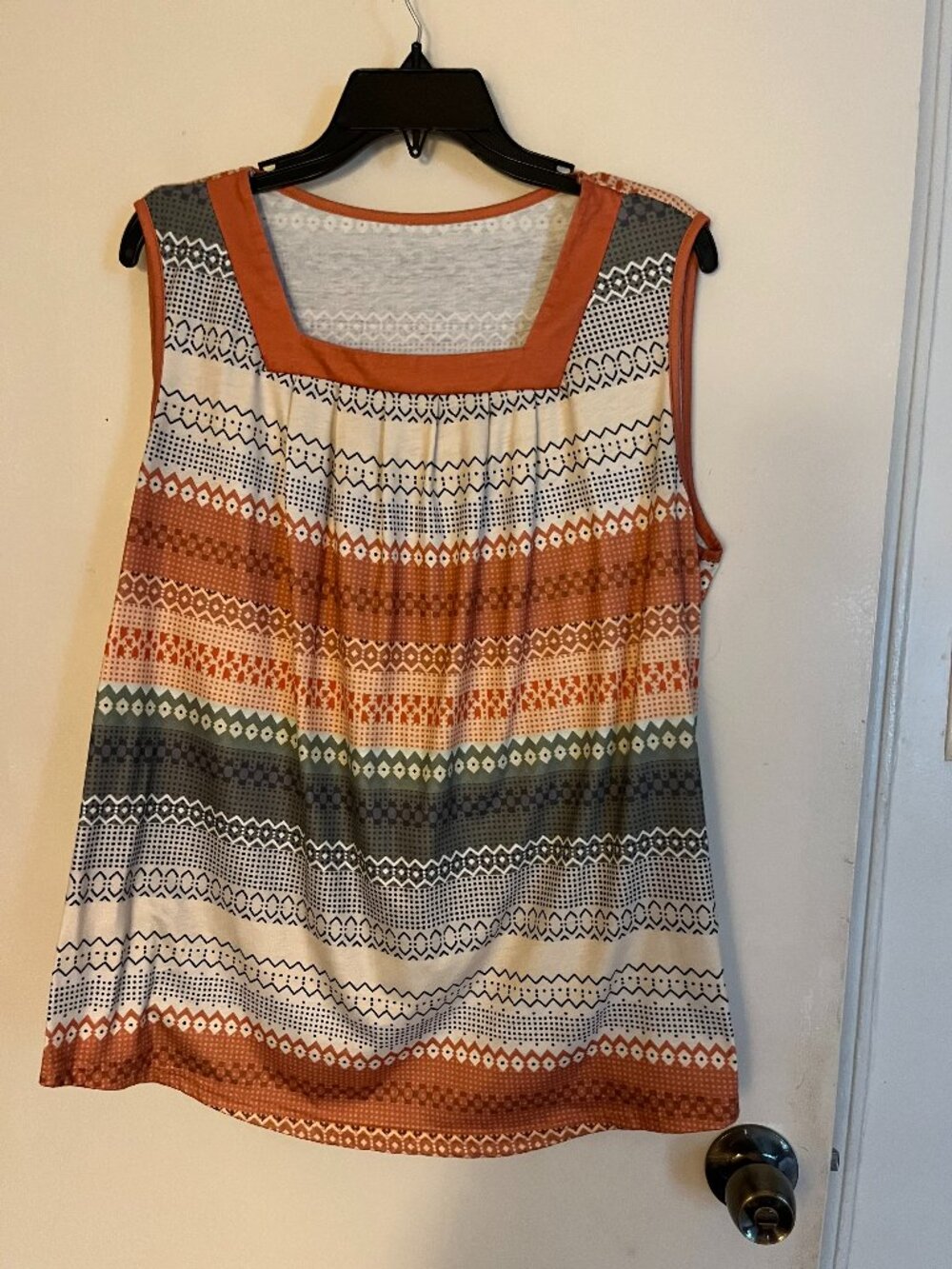 Amazon Sleeveless Top Size XL